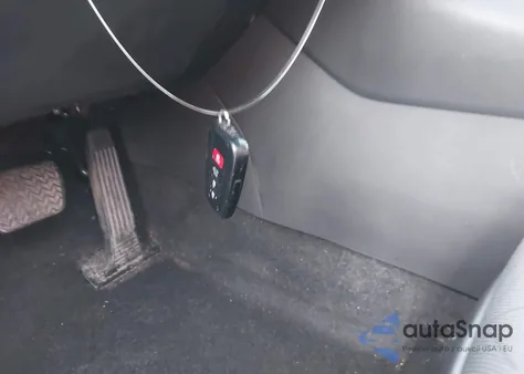 2022 Toyota Rav4 Xle z USA, uszkodzony, nr VIN 2T3P1RFV2NC304793